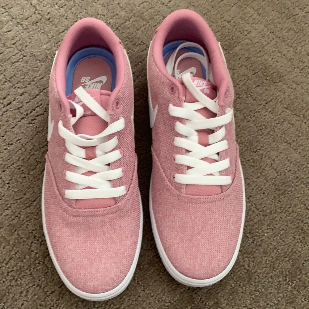 Nike SB Check Solarsoft pink sneakers 9.5